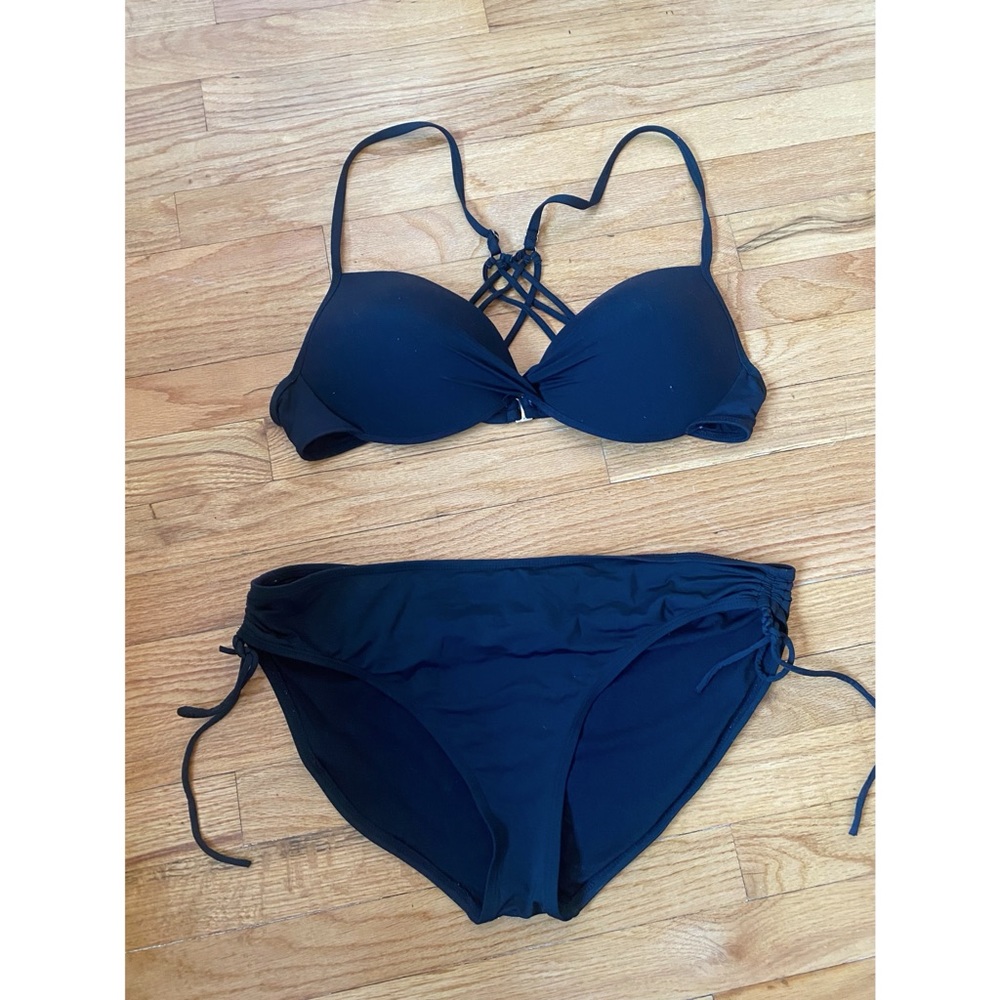 Black bikini